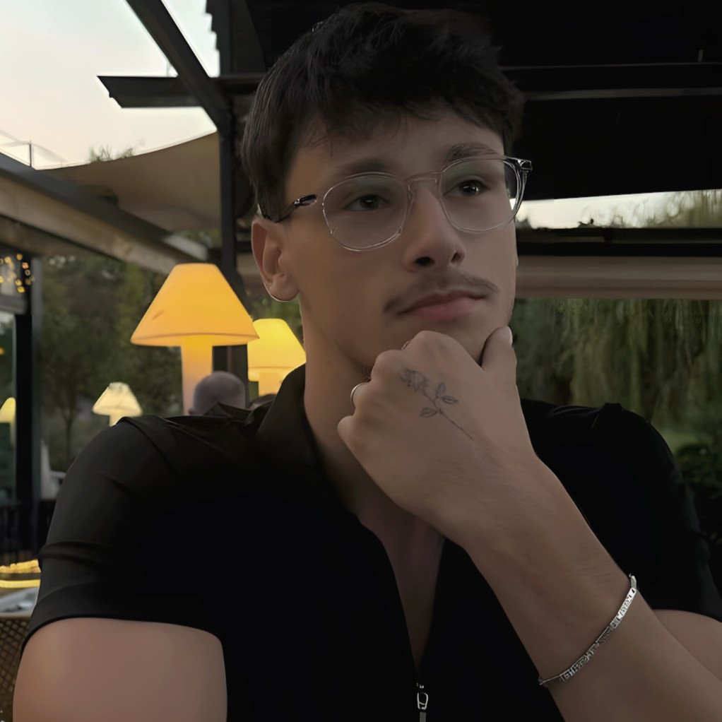 Gergely Dániel profilképe